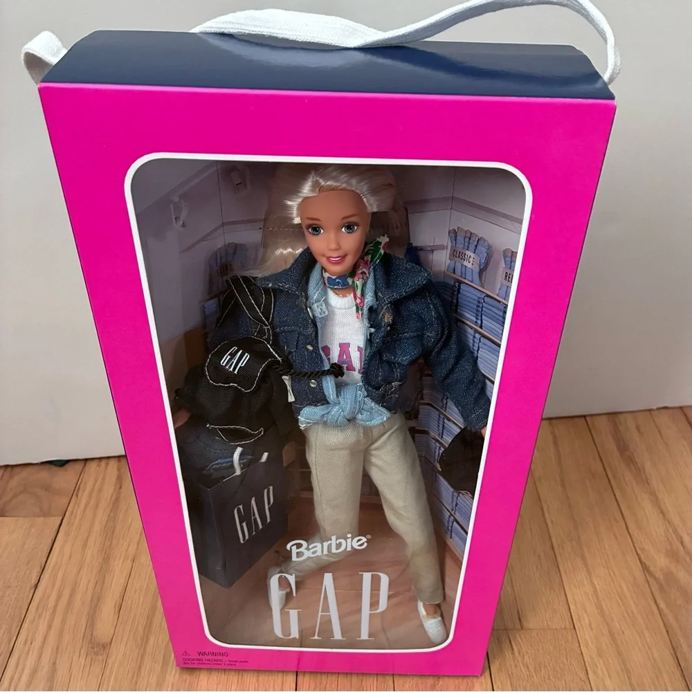 NWT BARBIE Vintage Gap Barbie Special Edition 1996.